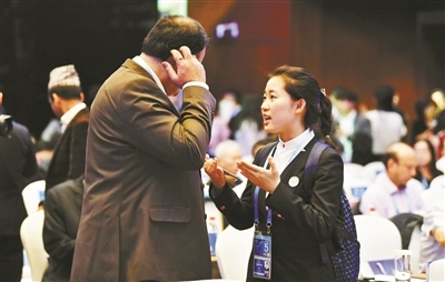 盛會大美亞細(xì)亞，崗位服務(wù)志愿情——記圖文設(shè)計(jì)制作中的奉獻(xiàn)之光